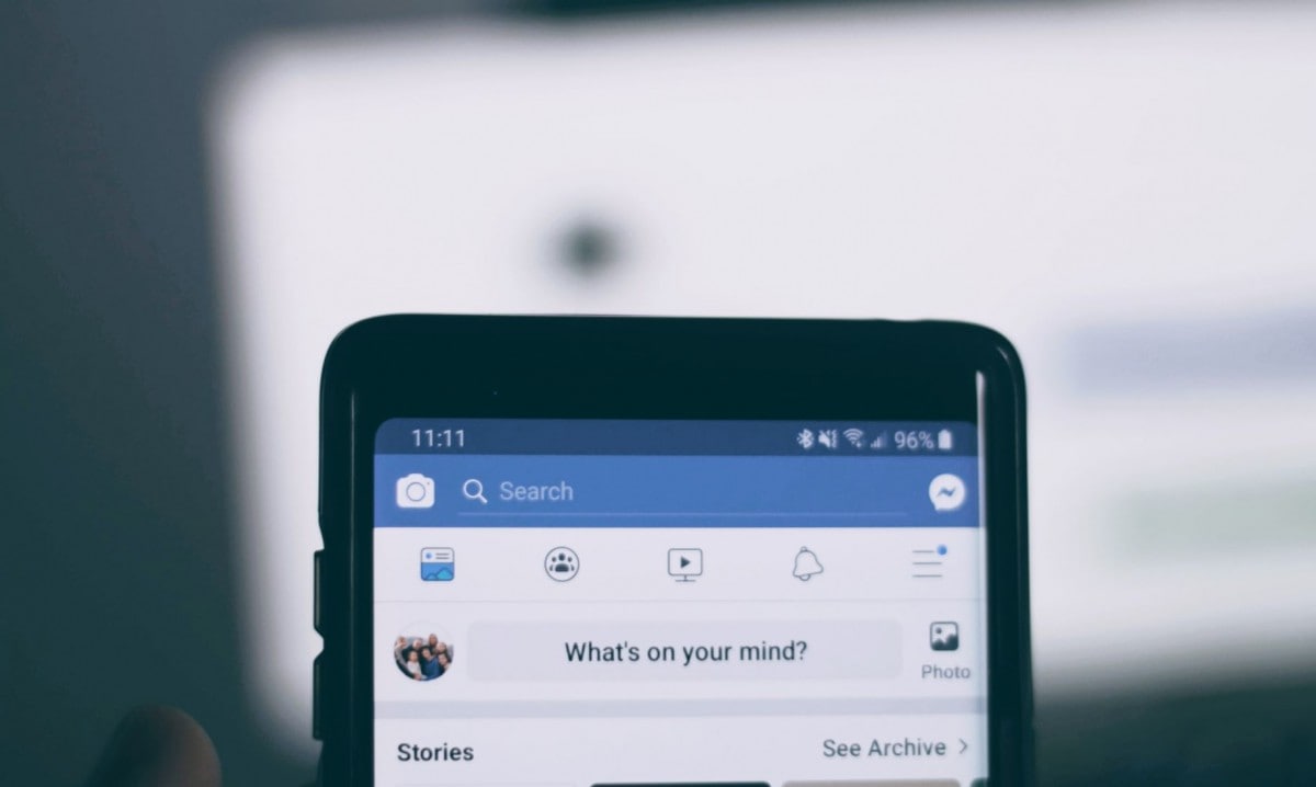 Captions for Facebook status field