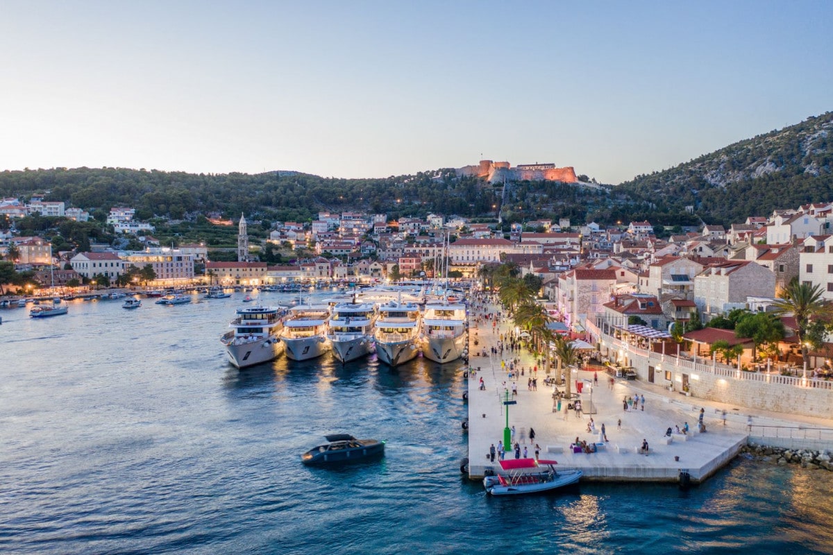 Hvar itinerary 2 days - Hvar promenade